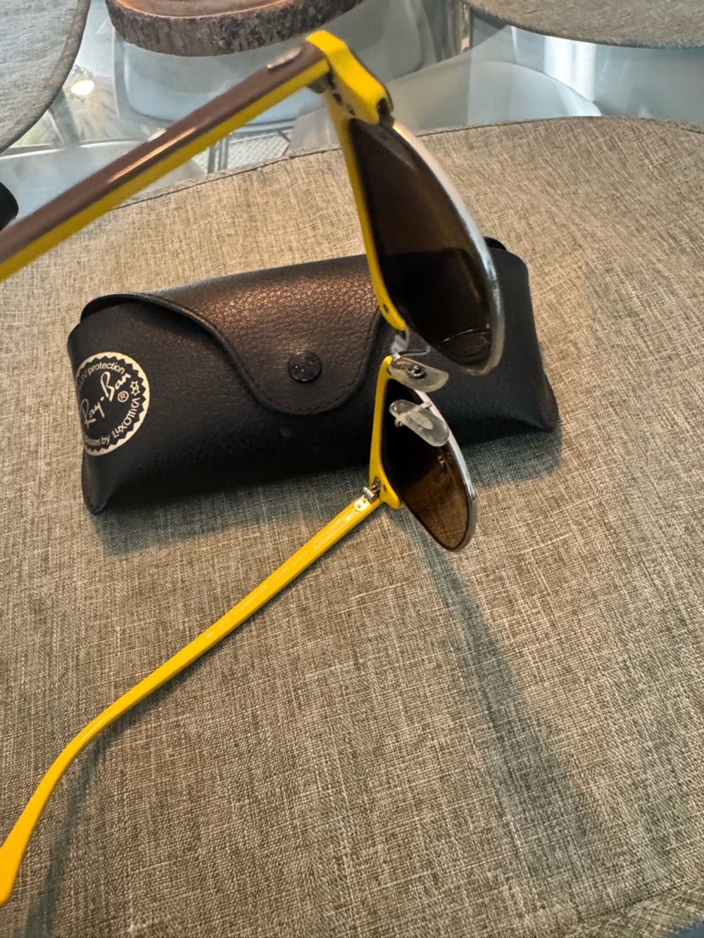 RARE Ray-Ban Clubmaster Sunglasses Brown Frame with Yellow Temples - Picture 2 of 3